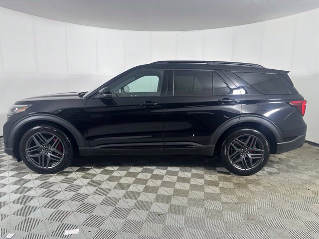 Used 2025 Ford Explorer ST AWD/4WD image 4