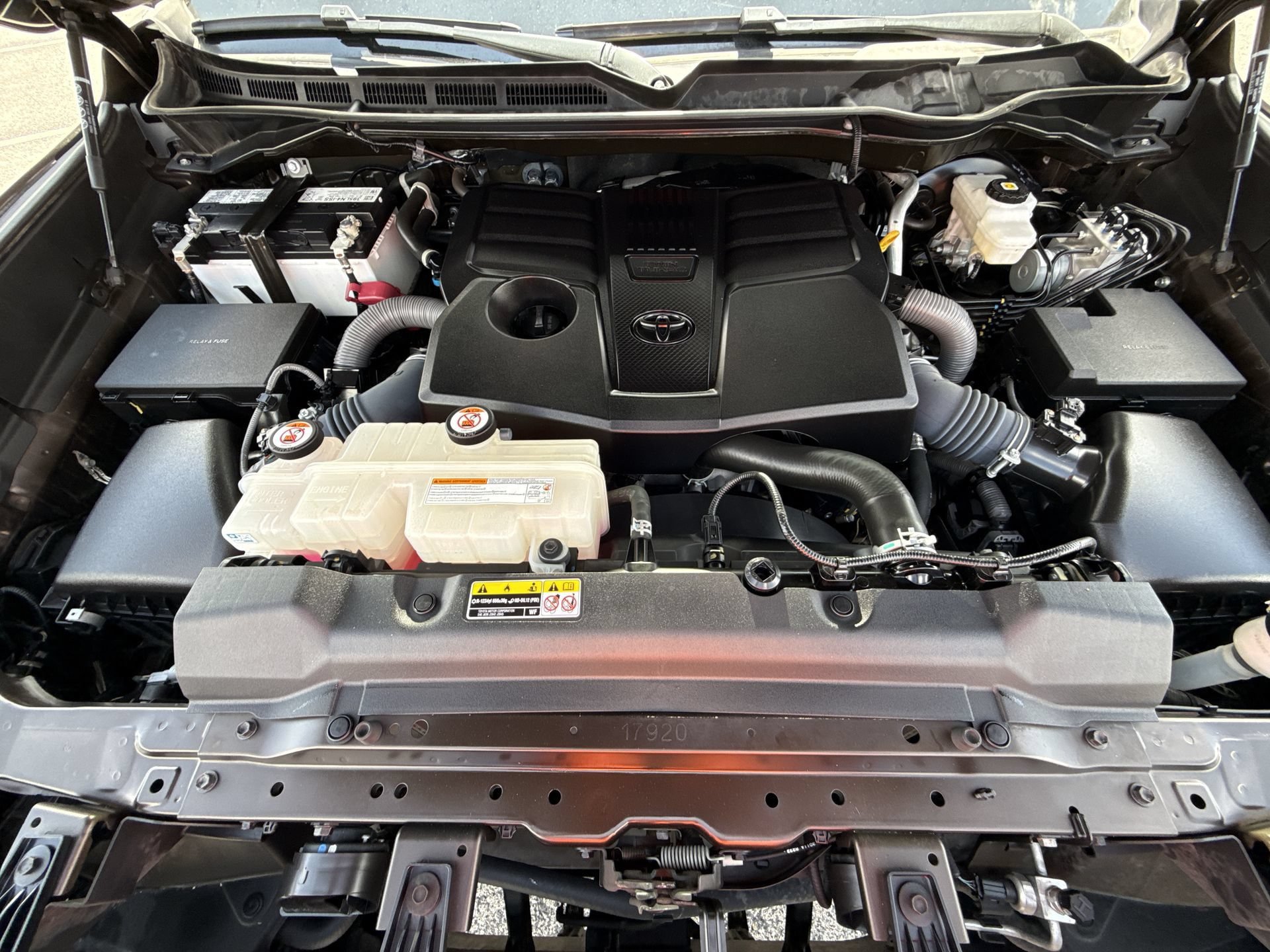 Used 2023 Toyota Tundra Limited w/ Power Package AWD/4WD image 18