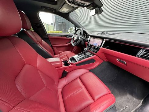 Certified 2023 Porsche Macan S image 42