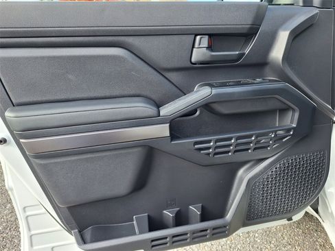 Used 2025 Toyota 4Runner SR5 image 31