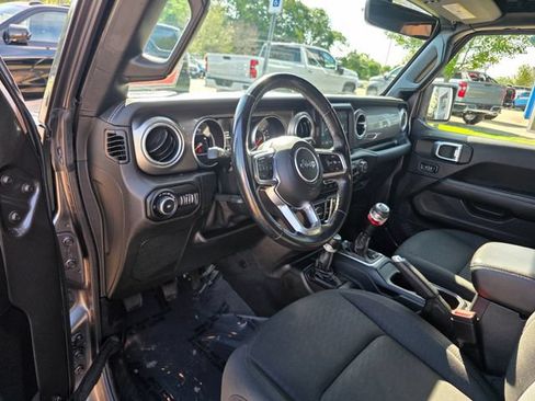 Used 2020 Jeep Wrangler Unlimited Sahara AWD/4WD image 20