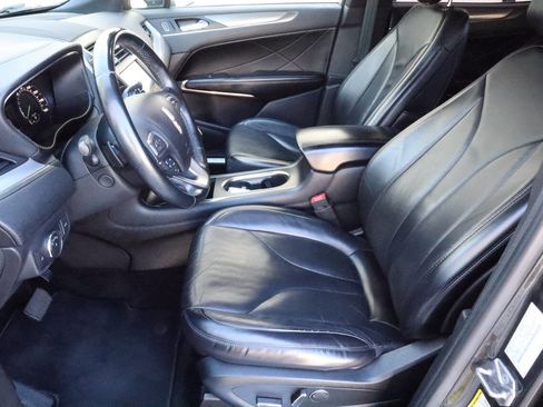 Used 2017 Lincoln MKC Select w/ Select Plus Package image 6