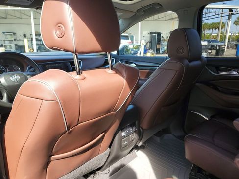 Used 2019 Buick Enclave Avenir image 17
