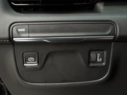 Used 2023 Cadillac Escalade Premium Luxury RWD image 28