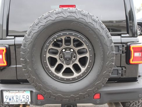 Used 2022 Jeep Wrangler Unlimited Rubicon w/ Xtreme Recon 35" Tire Package AWD/4WD image 9