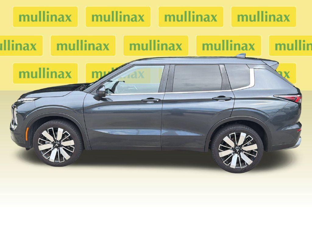 Used 2025 Mitsubishi Outlander SE FWD image 9