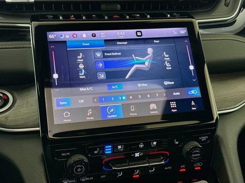 Used 2023 Jeep Grand Cherokee Overland w/ Luxury Tech Group IV image 17