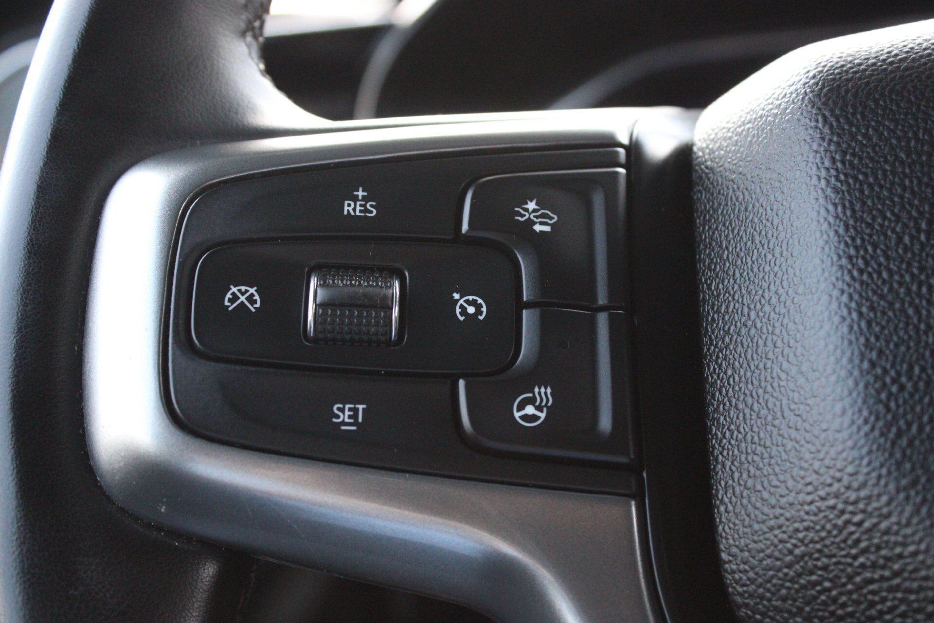 Used 2024 Chevrolet Silverado 1500 LT AWD/4WD image 30