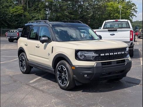 New 2025 Ford Bronco Sport Outer Banks w/ Outer Banks Tech Package+ image 2