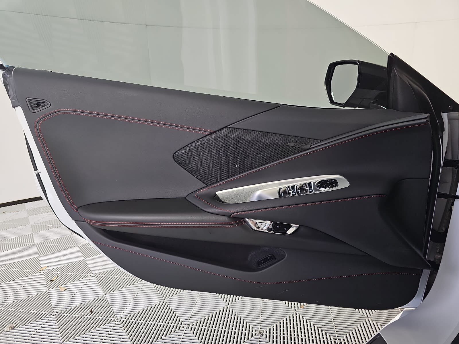 Used 2024 Chevrolet Corvette Stingray Convertible w/ Z51 Performance Package RWD image 23