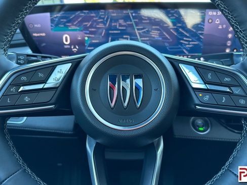 Certified 2025 Buick Enclave Avenir image 29