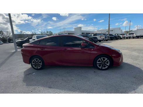 Used 2017 Toyota Prius Three Touring image 9