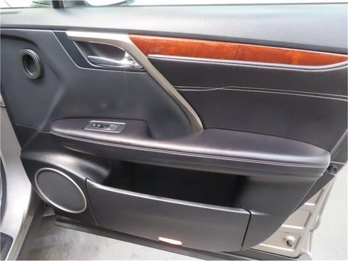 Used 2018 Lexus RX 450hL Luxury image 21