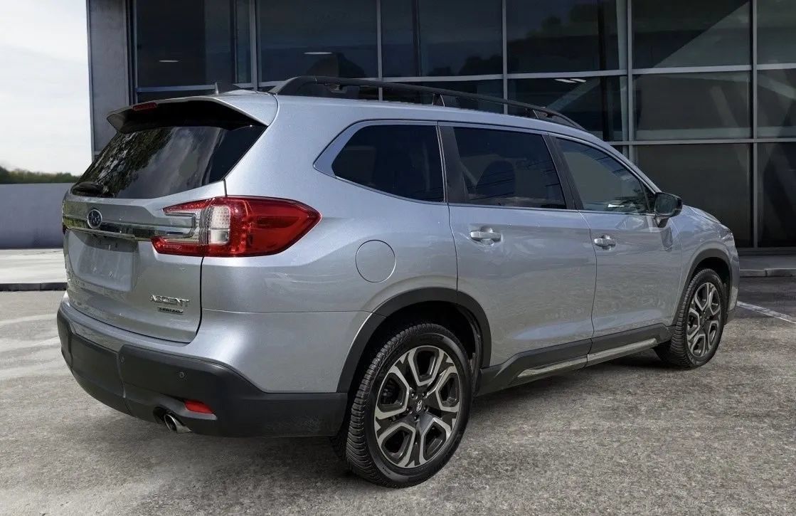 Used 2024 Subaru Ascent Limited AWD/4WD image 3