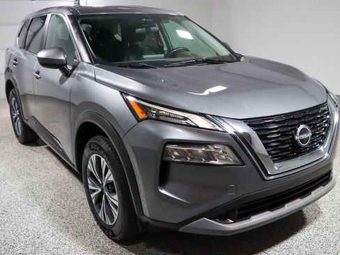 Used 2023 Nissan Rogue SV FWD image 5