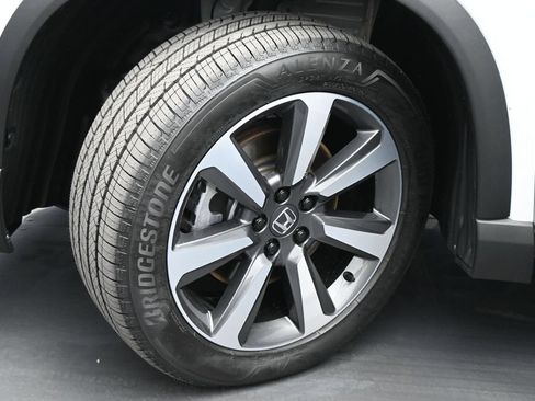 Used 2024 Honda Pilot Elite image 24