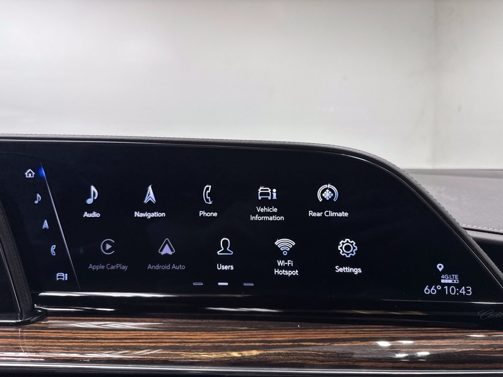 Used 2022 Cadillac Escalade Premium Luxury AWD/4WD image 16