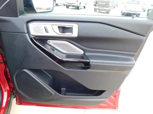 Used 2021 Ford Explorer ST w/ Equipment Group 401A image 11