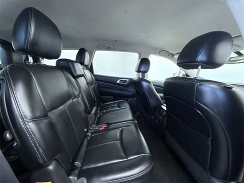 Used 2018 Nissan Pathfinder SL image 34