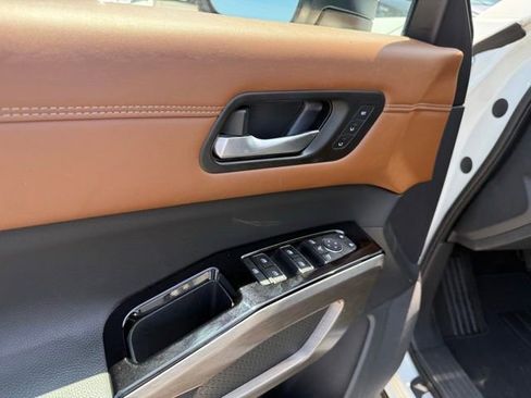 Used 2023 Nissan Pathfinder Platinum w/ Cargo Package AWD/4WD image 30