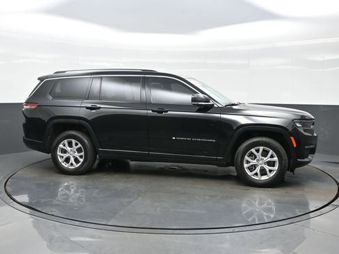 Used 2022 Jeep Grand Cherokee L Limited AWD/4WD image 7