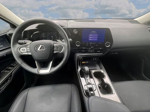 Used 2024 Lexus NX 250 FWD image 7