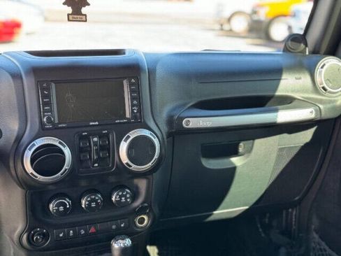 Used 2014 Jeep Wrangler Unlimited Sahara w/ Max Tow Package image 14