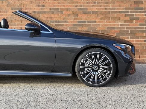 Used 2024 Mercedes-Benz CLE 450 4MATIC Cabriolet image 11