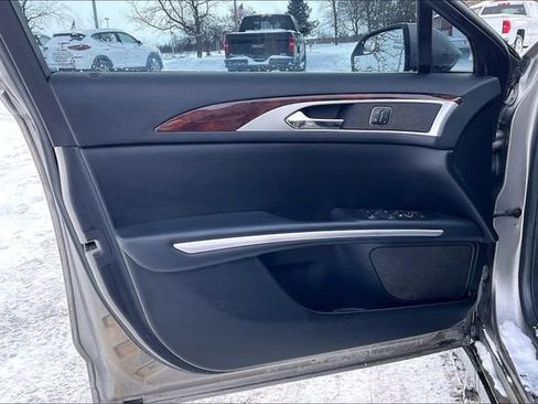 Used 2016 Lincoln MKZ image 23