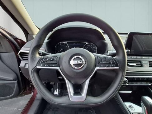 Used 2023 Nissan Altima 2.5 SV FWD image 17