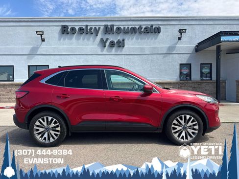 Used 2022 Ford Escape Titanium AWD/4WD image 2