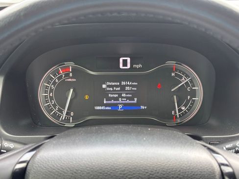 Used 2016 Honda Pilot Touring image 32