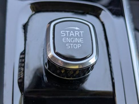 Used 2023 Volvo XC60 B5 Plus image 35