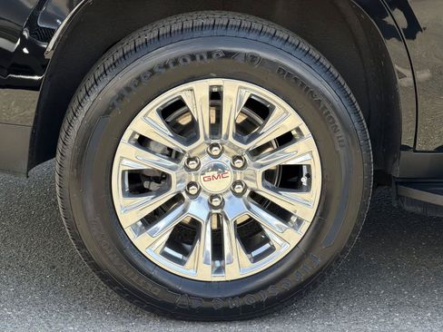 Used 2024 GMC Yukon Denali AWD/4WD image 32