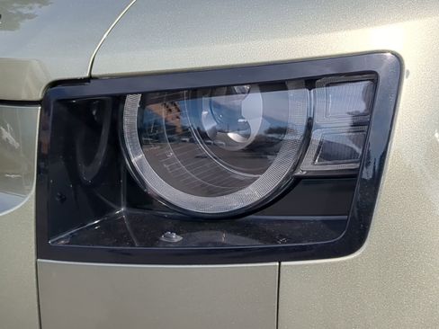 Used 2020 Land Rover Defender 110 HSE image 36