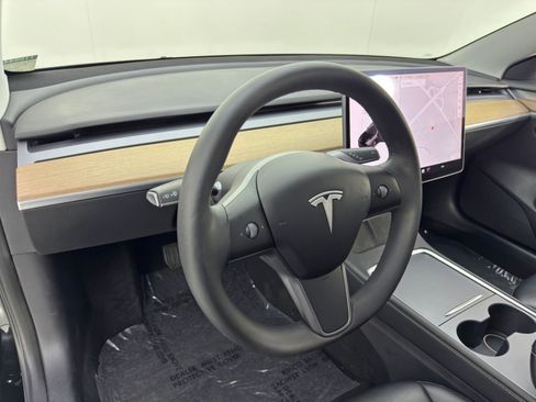 Used 2022 Tesla Model 3 Standard Range image 13