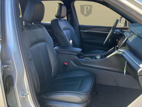 New 2026 Jeep Grand Cherokee Limited w/ Limited Altitude Package AWD/4WD image 24