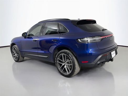 Certified 2026 Porsche Macan AWD/4WD image 3