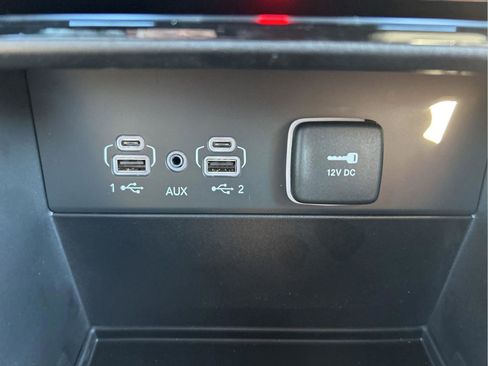 New 2025 Jeep Grand Cherokee Limited w/ Black Appearance Package image 21