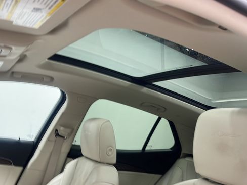 Used 2023 Buick Envision Avenir FWD image 13