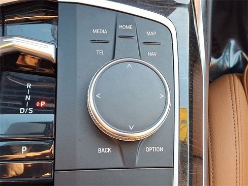 Used 2023 BMW 330i xDrive Sedan w/ Premium Package image 16