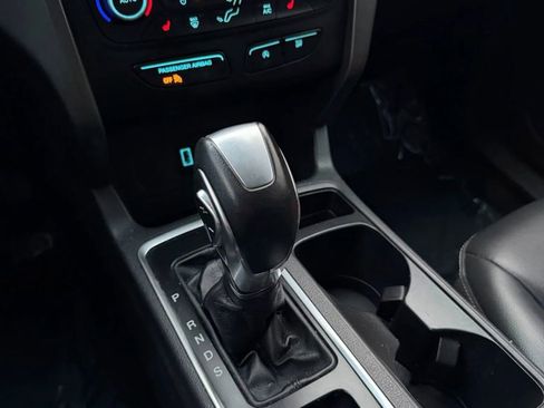 Used 2019 Ford Escape SEL image 32