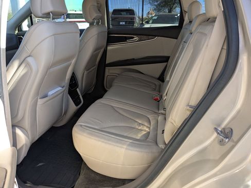 Used 2017 Lincoln MKX Select w/ Select Plus Package image 20