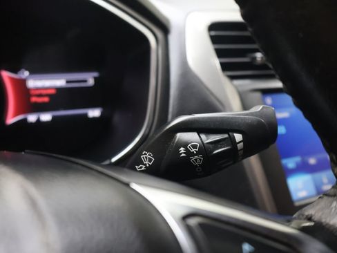 Used 2020 Ford Fusion SEL FWD image 25
