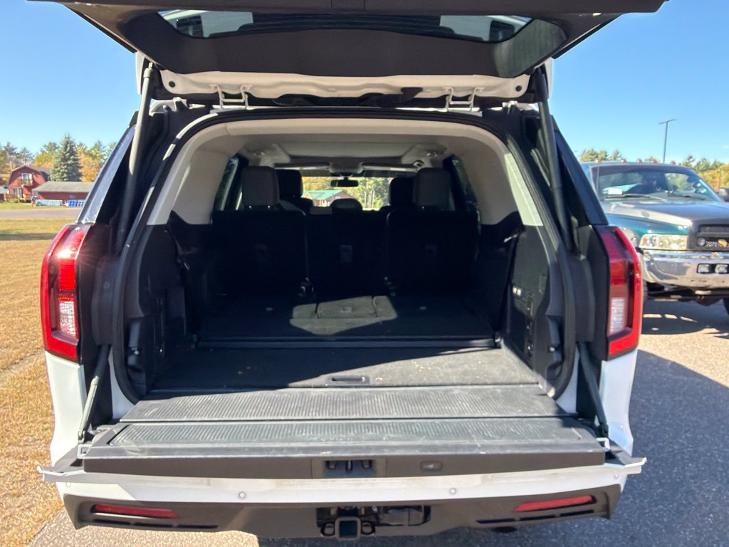 Used 2025 Ford Expedition Active AWD/4WD image 6