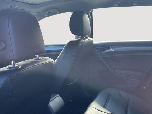 Used 2021 Volkswagen Golf 4-Door image 21