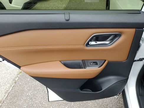 New 2026 Nissan Rogue Platinum w/ Platinum Premium Package AWD/4WD image 8