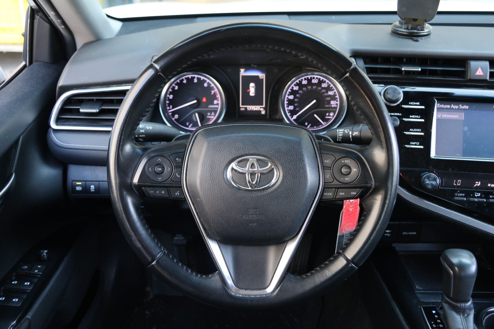 Used 2018 Toyota Camry SE FWD image 24