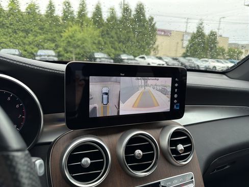 Used 2020 Mercedes-Benz GLC 300 image 23