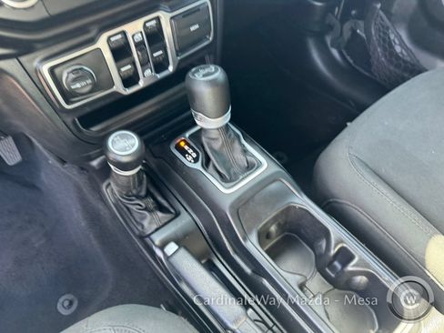 Used 2018 Jeep Wrangler Unlimited Sport S AWD/4WD image 25
